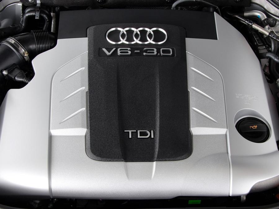 Моторный отсек Audi A8 3.0 TDI Quattro (D3) 2005 года  (ZA) (фото 3 из 5)